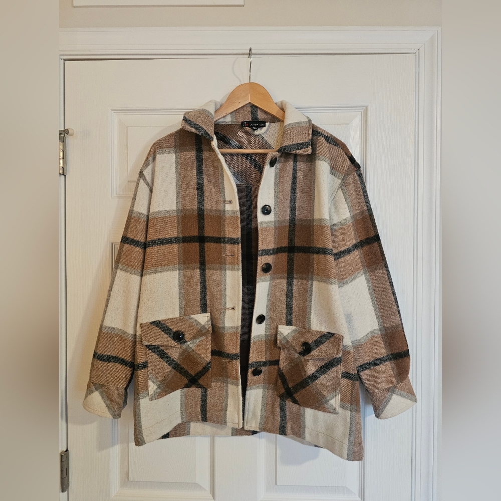 Carré Noir Plaid Shacket Size Small - Picture 3 of 6